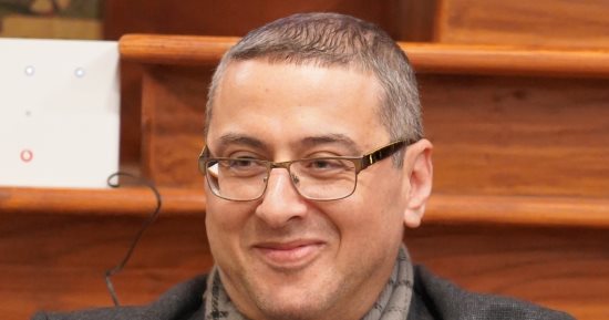 فوز الكاتب المصرى محمد سمير ندا بجائزة البوكر العربية عن رواية صلاة القلق