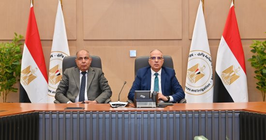 وزير الرى: تطبيق ضوابط التعامل مع نهر النيل بالمنطقتين المحظورة والمقيدة