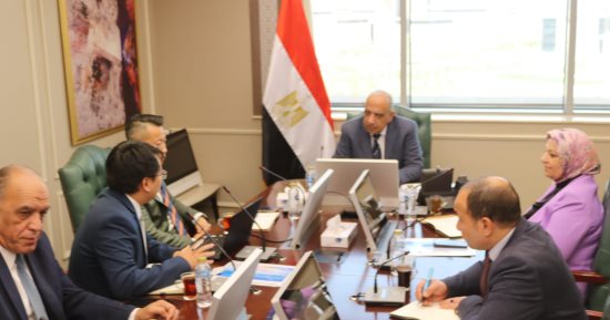 وزير الكهرباء يبحث مع مسئولي ‏"State Grid" الصينية التعاون بمجالات الطاقة المتجددة