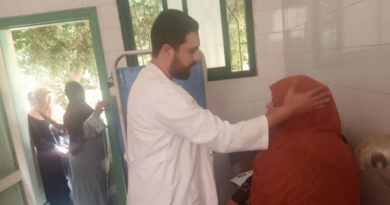 تقديم خدمات طبية لـ1900 مواطن خلال قافلة تنموية لجامعة القاهرة فى أبو النمرس
