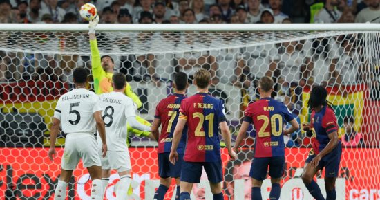 موعد مباراة برشلونة ضد الريال في كلاسيكو الأرض والقناة الناقلة