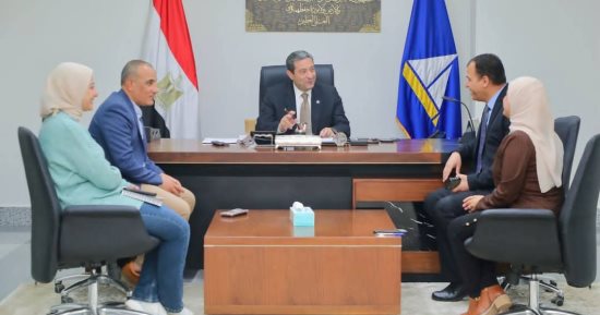 محافظ دمياط يبحث مع رئيس شمال الدلتا للكهرباء تنفيذ مشروعات الخطة الاستثمارية   