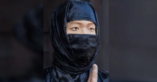 ماذا كان يرتدي رجل النينجا وما هي مهامه في القرن السابع عشر؟
