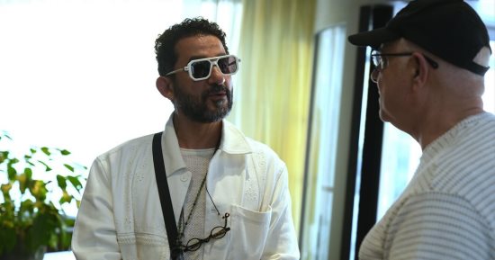 أحمد حلمى وكريم الشناوى وصبرى فواز يصلون السويد لحضور فعاليات مهرجان مالمو
