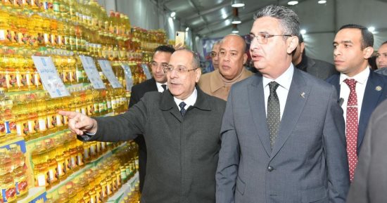 المنتجات الغذائية تتلألأ فى منافذ المجمعات الاستهلاكية.. وزارة التموين تبدأ صرف السلع المدعمة لأصحاب البطاقات عن شهر مايو 2025 الخميس.. إتاحة 30 سلعة ضمن منظومة الدعم زيت الطعام والسكر والمكرونة الأبرز