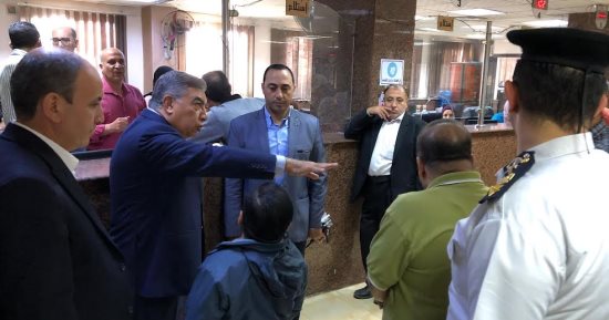 محافظ الدقهلية يشدد على سرعة إنهاء ملفات وطلبات المواطنين بحى غرب المنصورة