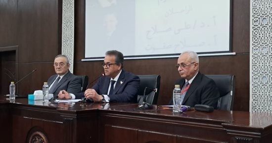وزير الصحة يخلد ذكرى شهيدى الواجب الدكتور على صلاح وصلاح صفوت بجائزة سنوية