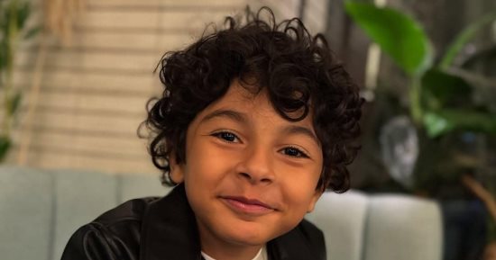 الشبكة نيوز : 
                                            عمرو محمود ياسين ومحمد على رزق يدعمان جان رامز بعد تعرضه للإيذاء النفسي 
                                        