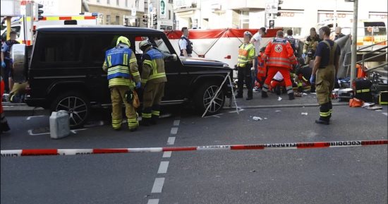 أهم الأخبار العالمية والعربية حتى منتصف الليل.. لبنان يحذر حماس.. حادث دهس فى ألمانيا.. زلزال يهز تشيلى.. ترامب يريد إقامة عرض عسكرى يوم عيد ميلاده.. والسعودية تمنع مخالفى تعليمات الحج من الدخول إلى مكة المكرمة
