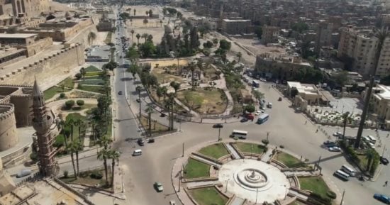 ميدان السيدة عائشة يودع العشوائية إلى الأبد ويتحول لمزار سياحى عالمى.. إزالة الكوبرى المعدنى وتحويل مسار محور صلاح سالم أبرز التغييرات.. ومحافظ القاهرة: اكتشفنا أجزاء من سور القاهرة القديم أسفل العقارات.. صور