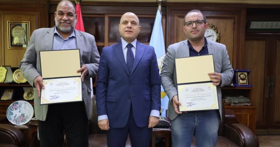 محافظ كفر الشيخ يكرم مدير عام ووكيل الشؤون القانونية تقديرًا لتميزهما