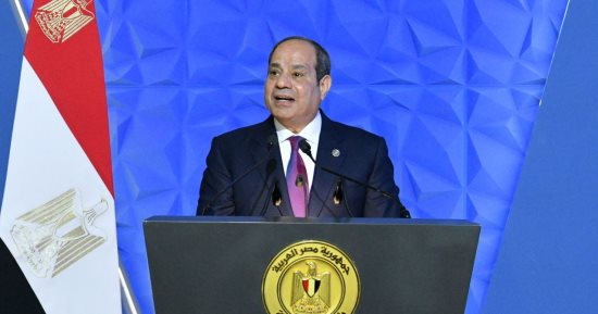 الرئيس السيسى: عمال مصر أحد أعمدة الوطن فى مسيرة البناء والتقدم