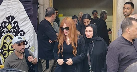 كارول سماحة تودع زوجها الراحل وليد مصطفى في مسقط رأسه بالدقهلية.. صور