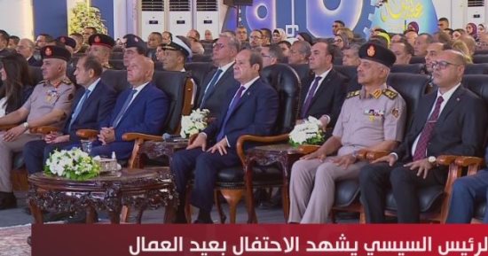 الرئيس السيسى يشاهد فيلما عن جهود الدولة فى دعم الصناعة المصرية