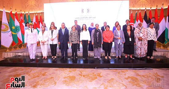 القاهرة تستضيف المؤتمر العاشر لمنظمة المرأة العربية بحضور 14 دولة.. يسلط الضوء على العنف الإليكتروني ضد النساء والذكاء الاصطناعي..وزير الخارجية: العنف السيبراني جريمة فرضها علينا الجانب المظلم للتقدم التكنولوجى