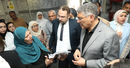 محافظ الجيزة يتفقد فرع التأمين الصحى بمدينة 6 أكتوبر لمتابعة الخدمات المقدمة للمواطنين