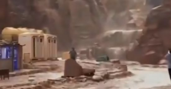 المغرب يرفع حالة التأهب القصوى جراء السيول والأمطار