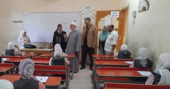 رئيس منطقة سوهاج الأزهرية يتفقد امتحانات المهام الأدائية للمرحلة الابتدائية