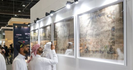 مقتنيات ثمينة ونادرة عرضت فى معرض أبوظبي .. أبرزها أول رواية كتبت بالتاريخ