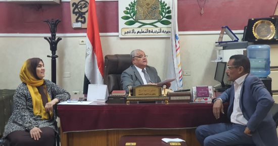 وكيل "تعليم الأقصر" يناقش الاستعدادات لامتحانات نهاية العام.. صور