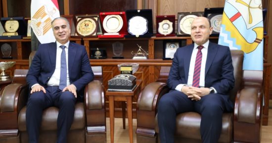 محافظ كفر الشيخ يبحث مع رئيس حماية المستهلك ضبط الأسواق وأسعار السلع