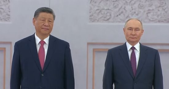 قمة بين الرئيس الروسى ونظيره الصينى فى موسكو