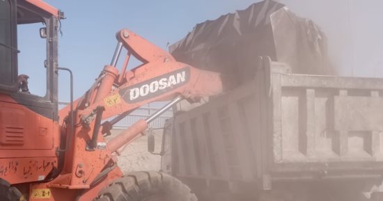 رفع 200 طن مخلفات وهدم مبانٍ أسفل كوبرى الواسطى نطاق حى شرق