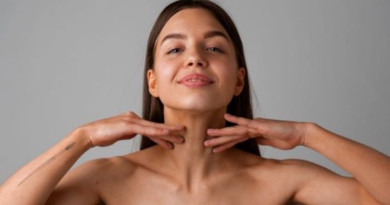 من غير عمليات تجميل.. تمارين تحمى رقبتك من التجاعيد والترهل 