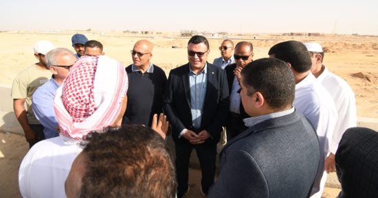 وزير الإسكان يتفقد سير العمل بالتجمع العمراني غرب الضبعة بالساحل الشمالي الغربي