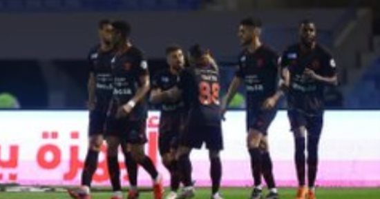 الرياض يهزم الخليج بريمونتادا قاتلة بمشاركة محمد شريف فى الدورى السعودى