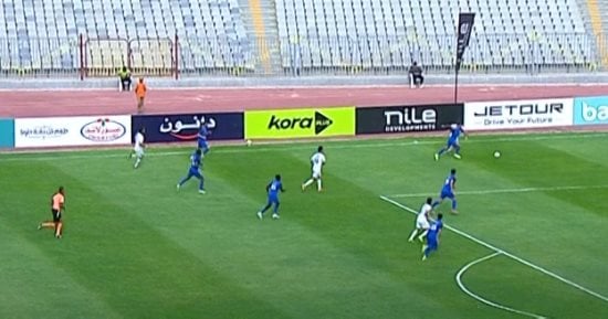 إنبي يتقدم على سموحة بلدغة حتحوت فى الشوط الأول