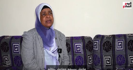 قصة كفاح ملهمة ضد المرض والإعاقة.. من محو الأمية إلى الدكتوراه بعد الخمسين
