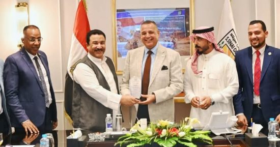 محافظ جنوب سيناء يلتقى وفد حزب الجبهة الوطنية بالمحافظة