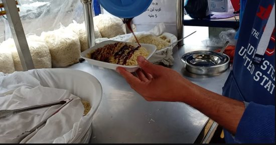 القدوسية والكسكسي بالعسل والحليب الساخن: "طعم الإسكندرية الذي لا يُضاهى" فيديو