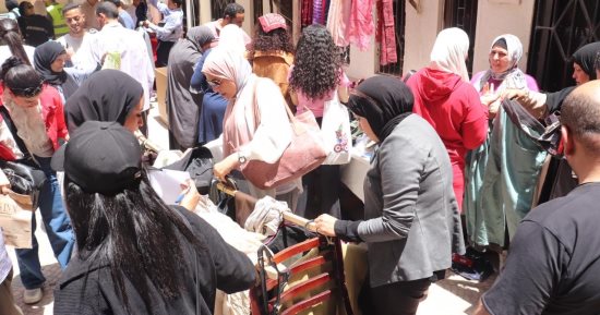 ضم 400 قطعة ملابس.. إعلام القاهرة تنظم المعرض الخيرى السنوى للملابس