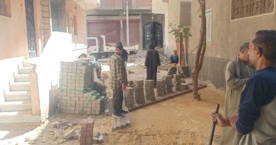تطوير شوارع مركز البدارى فى أسيوط بتركيب بلاط الإنترلوك.. اعرف التفاصيل