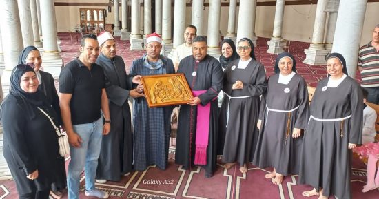 رسالة المحبة على أرض السلام من مسجد عمرو بن العاص بمدينة دمياط القديمة
