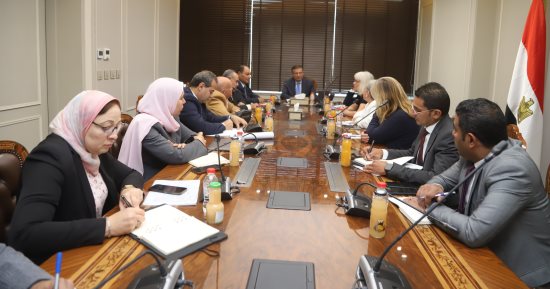 وزير الزراعة يستعرض مع البعثة الإشرافية لـ"إيفاد" نتائج زيارتها لمشروع التكيف