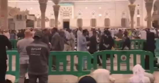 خشوع ومهابة.. الحجاج المصريون فى رحاب المسجد النبوى (فيديو)