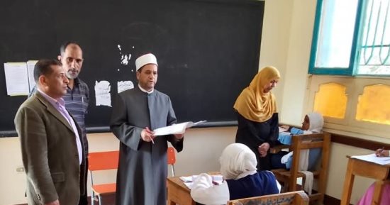 رئيس الإسماعيلية الأزهرية يتفقد امتحانات الشهادتين الابتدائية والإعدادية