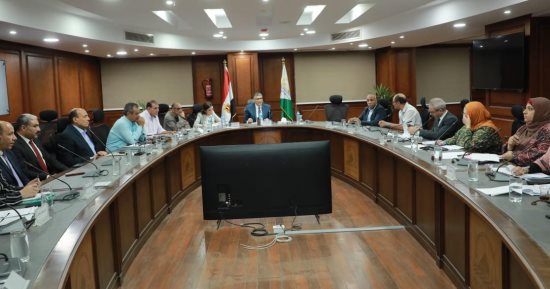 محافظ الجيزة يبحث شكاوى المواطنين بعدد من الأحياء