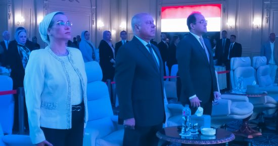 وزيرة البيئة: نعيش فى عالم متغير يستحق أن نكافح لمجابهة تغيرات المناخ