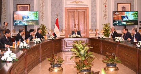 رئيس مجلس النواب يستقبل عضو المكتب السياسى للحزب الشيوعى الصينى