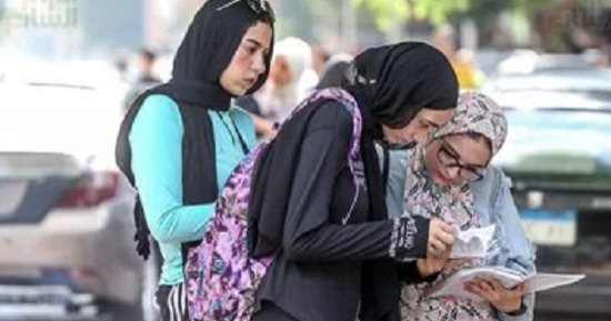 امتحانات الثانوية العامة قربت.. 5 عادات هتساعدك على مراجعة المواد