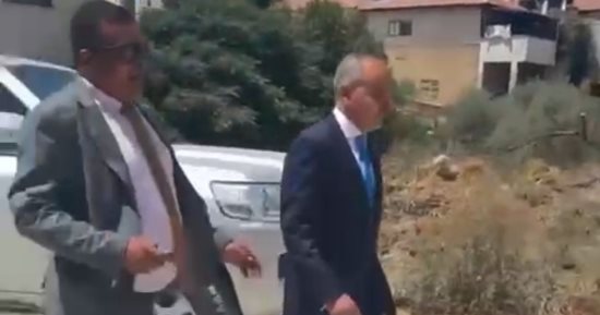 باختصار.. أهم الأخبار العربية والعالمية حتى الظهيرة.. العالم يدين إطلاق الجيش الإسرائيلى النار على الوفد الدبلوماسى بجنين.. وحظر تصدير الأسلحة إلى الاحتلال والتهدئة فى الهند وأوكرانيا والتفاوض مع إيران