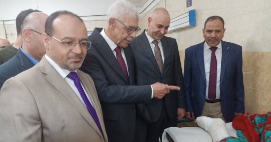 رئيس جامعة المنوفية يطمئن على المصابين بحادث سقوط مصعد بالمستشفى الجامعى
