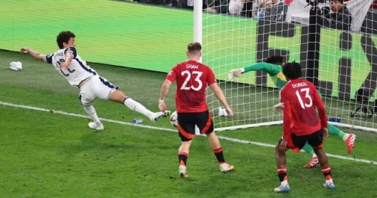 توتنهام ضد مان يونايتد.. السبيرز يتفوق بهدف فى الشوط الأول بنهائي يوروباليج