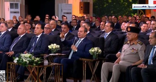 الرئيس السيسى: الدولة تعمل على تجهيز الأراضى الزراعية لإتاحتها للقطاع الخاص