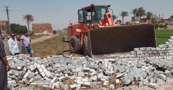 محافظ الجيزة: إزالة 35 حالة تعدٍّ على الأراضى الزراعية وأملاك الدولة فى البدرشين