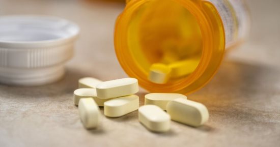 FDA توافق على مسكن للألم يمتد تأثيره لـ 12 ساعة
